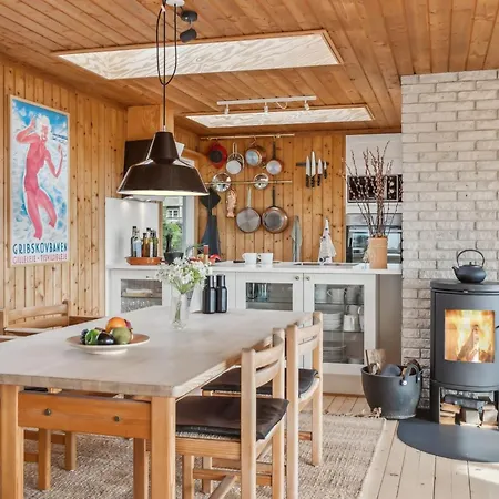 Yardila - 1-4km From The Sea By Interhome